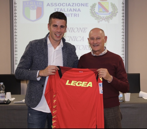 Rto con Antonio Giua! - 5 - AIA – Sezione di Lamezia Terme Dono maglia alla Sezione