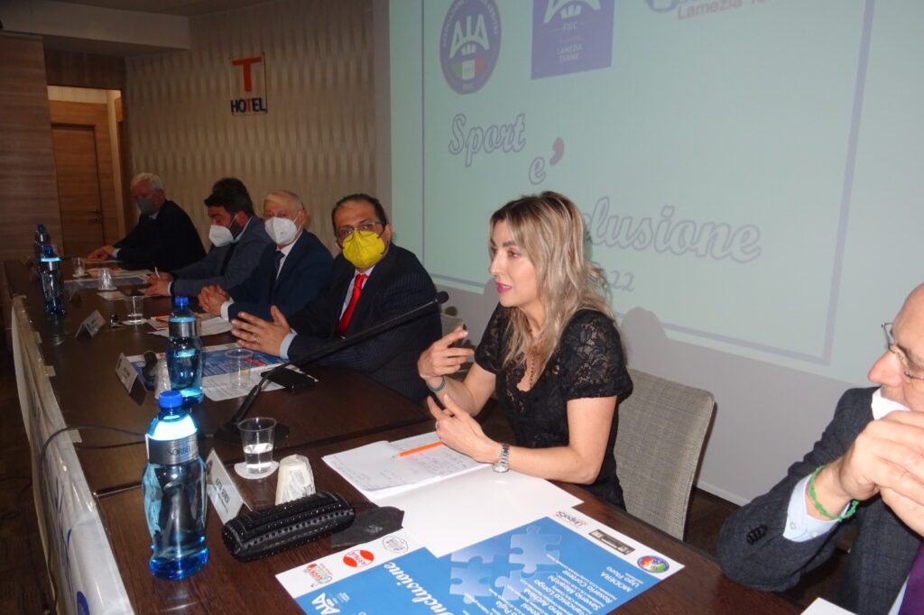 Grande riscontro per l’evento “Sport È Inclusione” - 9 - AIA – Sezione di Lamezia Terme Grande riscontro per l’evento “Sport È Inclusione” - 8 - AIA – Sezione di Lamezia Terme
