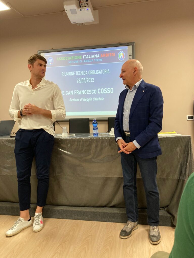 L’arbitraggio e Francesco Cosso: Spingere al massimo e credere sempre in una passione che ci rende vivi. - 5 - AIA – Sezione di Lamezia Terme L’arbitraggio e Francesco Cosso: Spingere al massimo e credere sempre in una passione che ci rende vivi. - 4 - AIA – Sezione di Lamezia Terme