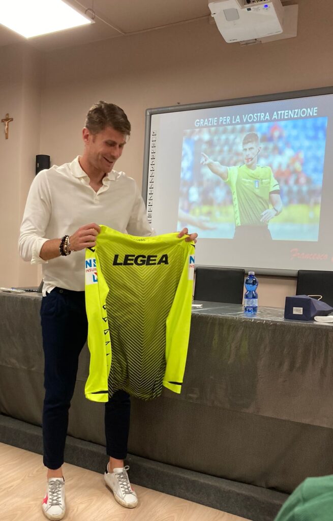 L’arbitraggio e Francesco Cosso: Spingere al massimo e credere sempre in una passione che ci rende vivi. - 11 - AIA – Sezione di Lamezia Terme L’arbitraggio e Francesco Cosso: Spingere al massimo e credere sempre in una passione che ci rende vivi. - 10 - AIA – Sezione di Lamezia Terme
