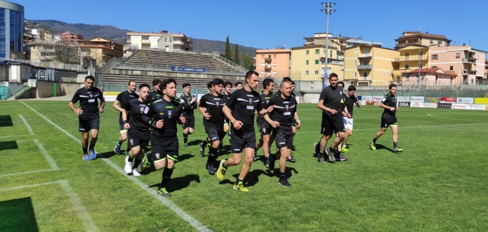Allenamento e Riunione Tecnica con l’arbitro CAN Lorenzo Maggioni - 11 - AIA – Sezione di Lamezia Terme Allenamento e Riunione Tecnica con l’arbitro CAN Lorenzo Maggioni - 10 - AIA – Sezione di Lamezia Terme