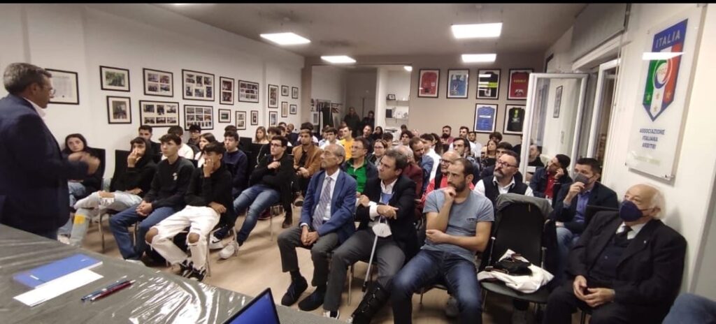 Il Presidente Longo: "Nutrite la vostra passione di quelle sensazioni che accomunano tutti noi." - 7 - AIA – Sezione di Lamezia Terme Il Presidente Longo: "Nutrite la vostra passione di quelle sensazioni che accomunano tutti noi." - 6 - AIA – Sezione di Lamezia Terme