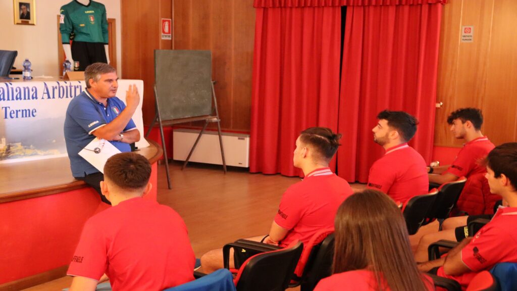 Raduno Precampionato della Sezione di Lamezia Terme. Il Presidente Pujia: "Continuiamo a lavorare con entusiasmo!" - 5 - AIA – Sezione di Lamezia Terme Raduno Precampionato della Sezione di Lamezia Terme. Il Presidente Pujia: "Continuiamo a lavorare con entusiasmo!" - 4 - AIA – Sezione di Lamezia Terme