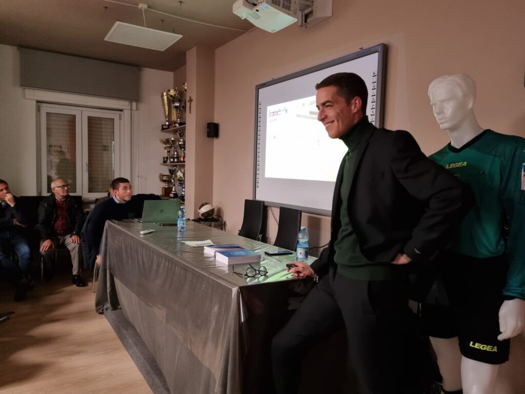 Famiglia, lavoro di squadra e concentrazione. Gli ingredienti per raggiungere il successo. - 15 - AIA – Sezione di Lamezia Terme Famiglia, lavoro di squadra e concentrazione. Gli ingredienti per raggiungere il successo. - 14 - AIA – Sezione di Lamezia Terme