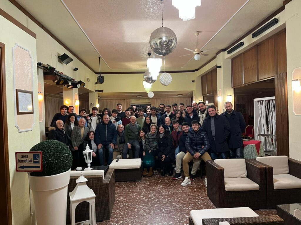 Posizionamento e Spostamento nel Futsal con Ercole Vescio, componente del Settore Tecnico Arbitrale. - 11 - AIA – Sezione di Lamezia Terme Posizionamento e Spostamento nel Futsal con Ercole Vescio, componente del Settore Tecnico Arbitrale. - 10 - AIA – Sezione di Lamezia Terme