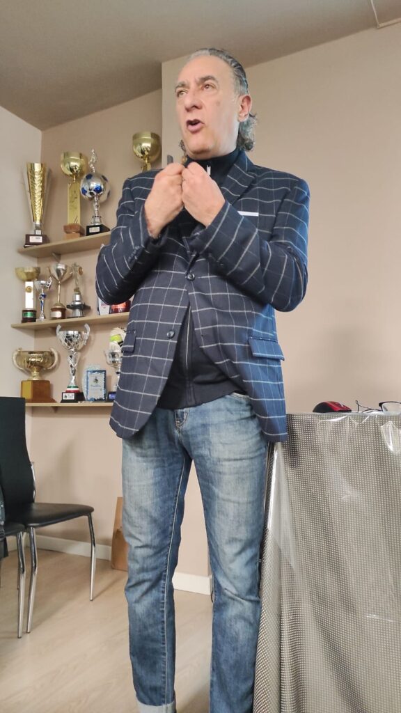 Posizionamento e Spostamento nel Futsal con Ercole Vescio, componente del Settore Tecnico Arbitrale. - 7 - AIA – Sezione di Lamezia Terme Posizionamento e Spostamento nel Futsal con Ercole Vescio, componente del Settore Tecnico Arbitrale. - 6 - AIA – Sezione di Lamezia Terme