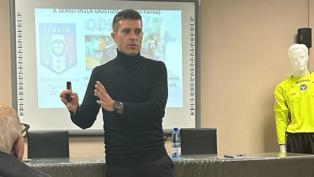 “Resilienza per gestire i momenti di difficoltà”. Lezione dell’assistente CAN Matteo Bottegoni - 7 - AIA – Sezione di Lamezia Terme “Resilienza per gestire i momenti di difficoltà”. Lezione dell’assistente CAN Matteo Bottegoni - 6 - AIA – Sezione di Lamezia Terme