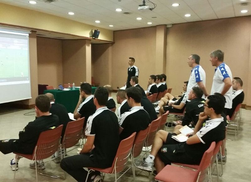 RADUNO PLAY OFF CAN PRO: LAMEZIA PRESENTE.... - 3 - AIA – Sezione di Lamezia Terme RADUNO PLAY OFF CAN PRO: LAMEZIA PRESENTE.... - 2 - AIA – Sezione di Lamezia Terme