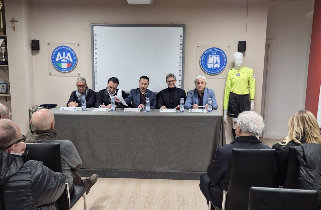 Il calcio calabrese dice NO alla Violenza. - 2 - AIA – Sezione di Lamezia Terme