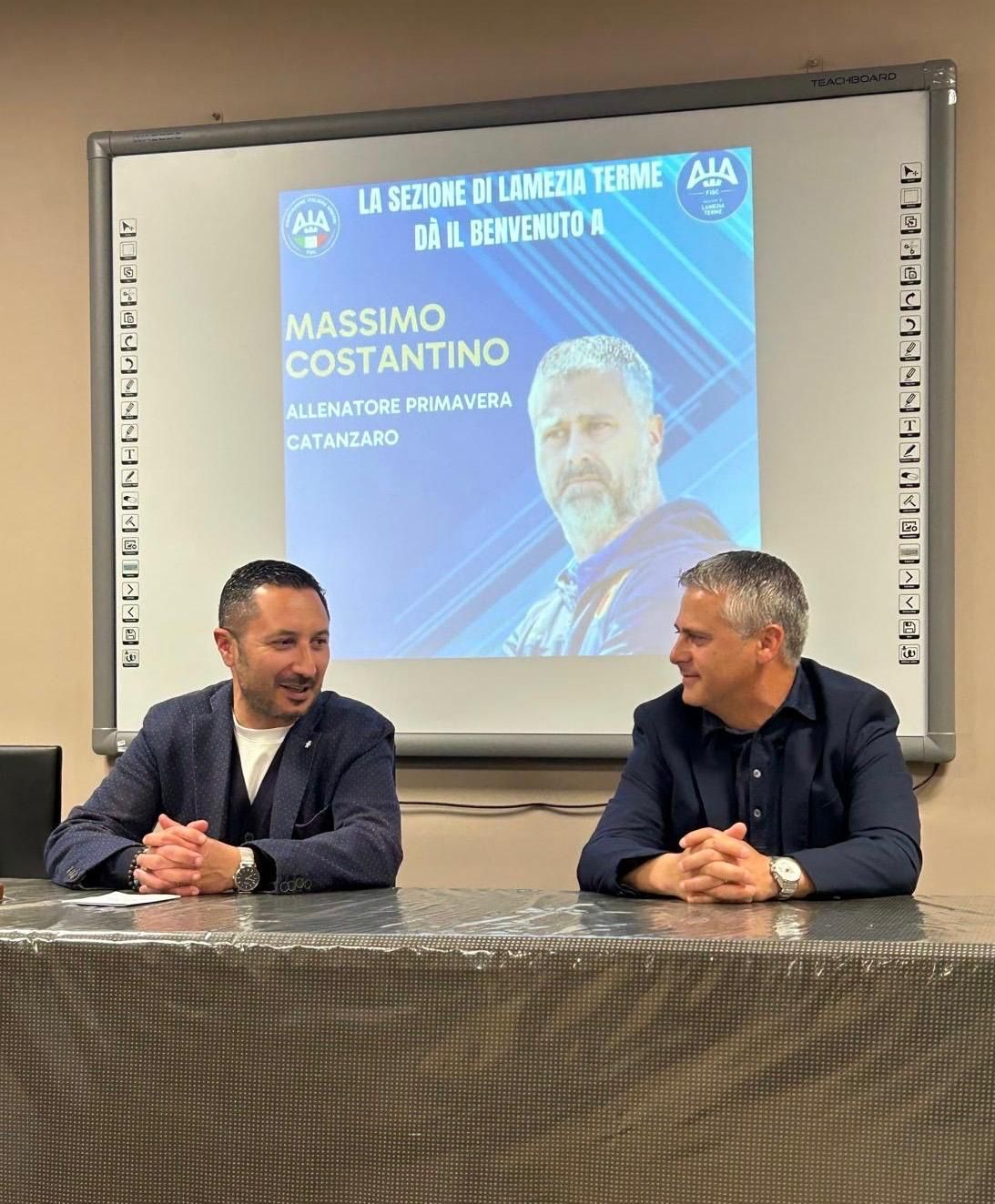 Nella casa degli arbitri lametini Massimo Costantino, allenatore della Primavera dell'U.S. Catanzaro. - 3 - AIA – Sezione di Lamezia Terme Nella casa degli arbitri lametini Massimo Costantino, allenatore della Primavera dell'U.S. Catanzaro. - 2 - AIA – Sezione di Lamezia Terme