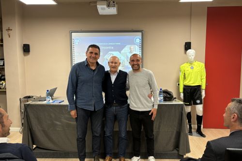 Tecnica, Tattica e Comportamento, tanti spunti per gli arbitri lametini all'incontro con Mister Morelli e Mister Fanello. - - AIA – Sezione di Lamezia Terme