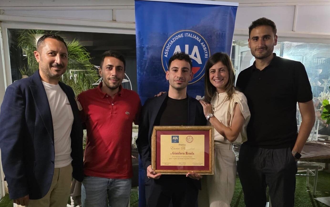 Gianluca Renda migliore assistente arbitrale in regione per la Stagione 24/25. - 2 - AIA – Sezione di Lamezia Terme Gianluca Renda migliore assistente arbitrale in regione per la Stagione 24/25. - 1 - AIA – Sezione di Lamezia Terme