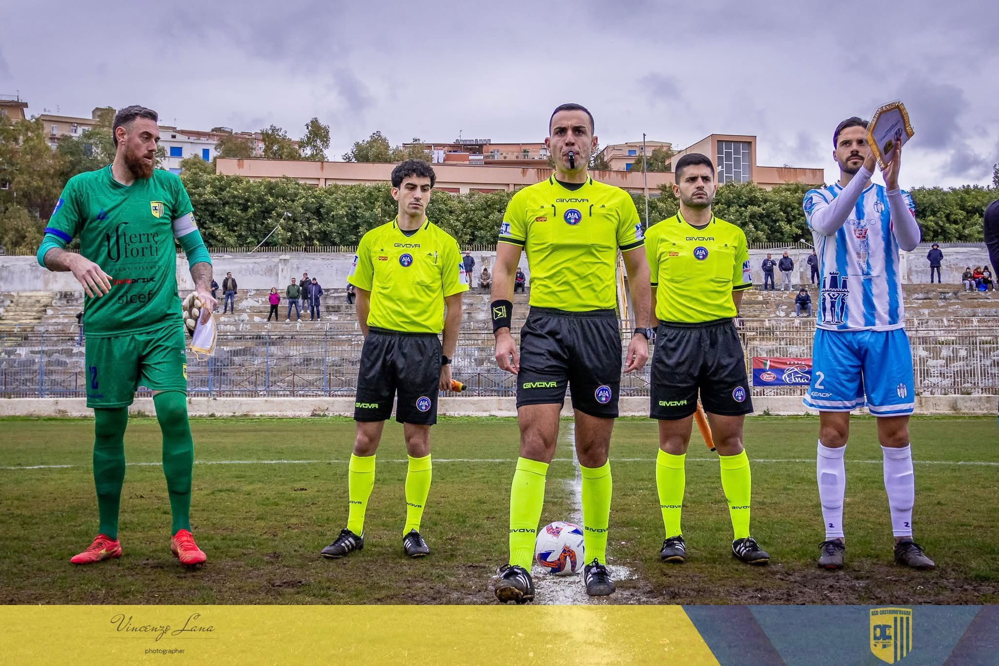 Esordio in Serie D per Antonio Plutino! - 3 - AIA – Sezione di Lamezia Terme Esordio in Serie D per Antonio Plutino! - 2 - AIA – Sezione di Lamezia Terme