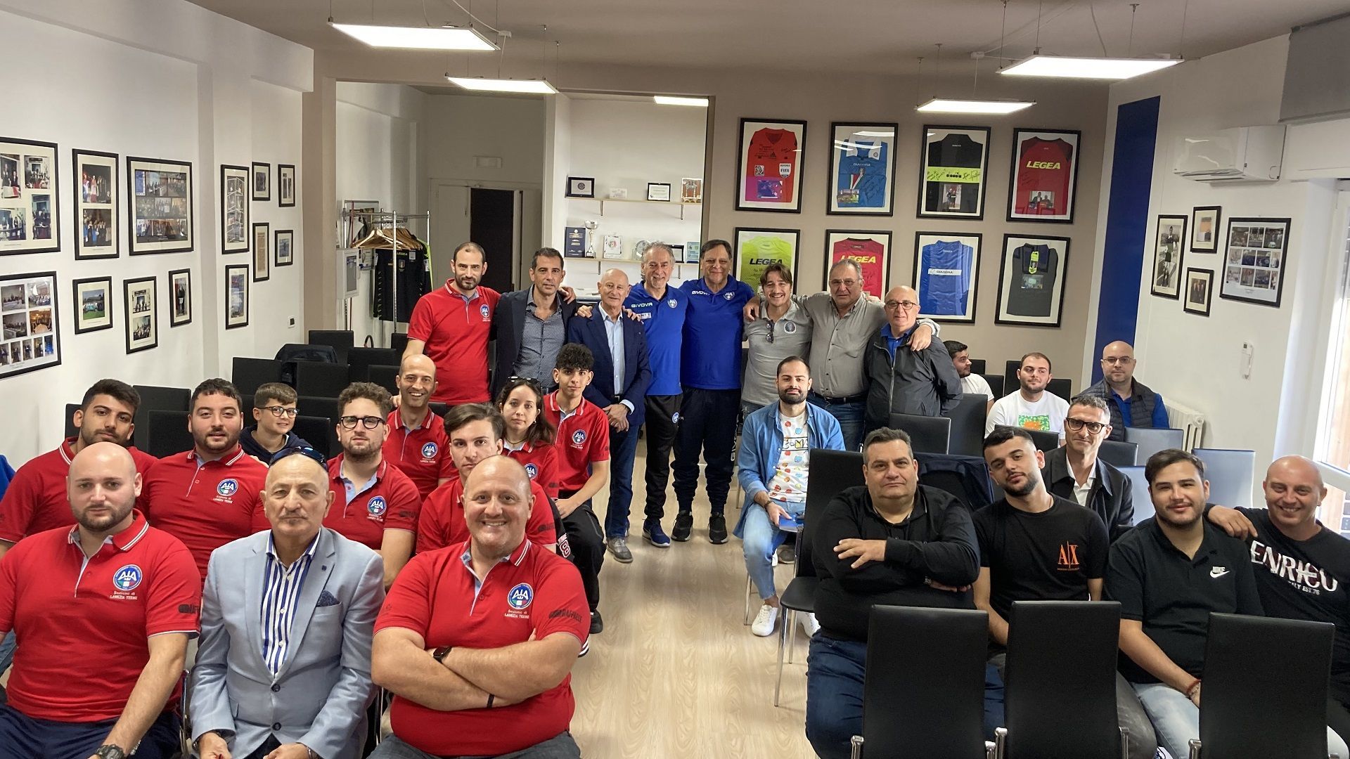 Confronto tecnico sul calcio a 5 nel raduno intersezionale svolto a Lamezia Terme - 3 - AIA – Sezione di Lamezia Terme Confronto tecnico sul calcio a 5 nel raduno intersezionale svolto a Lamezia Terme - 2 - AIA – Sezione di Lamezia Terme