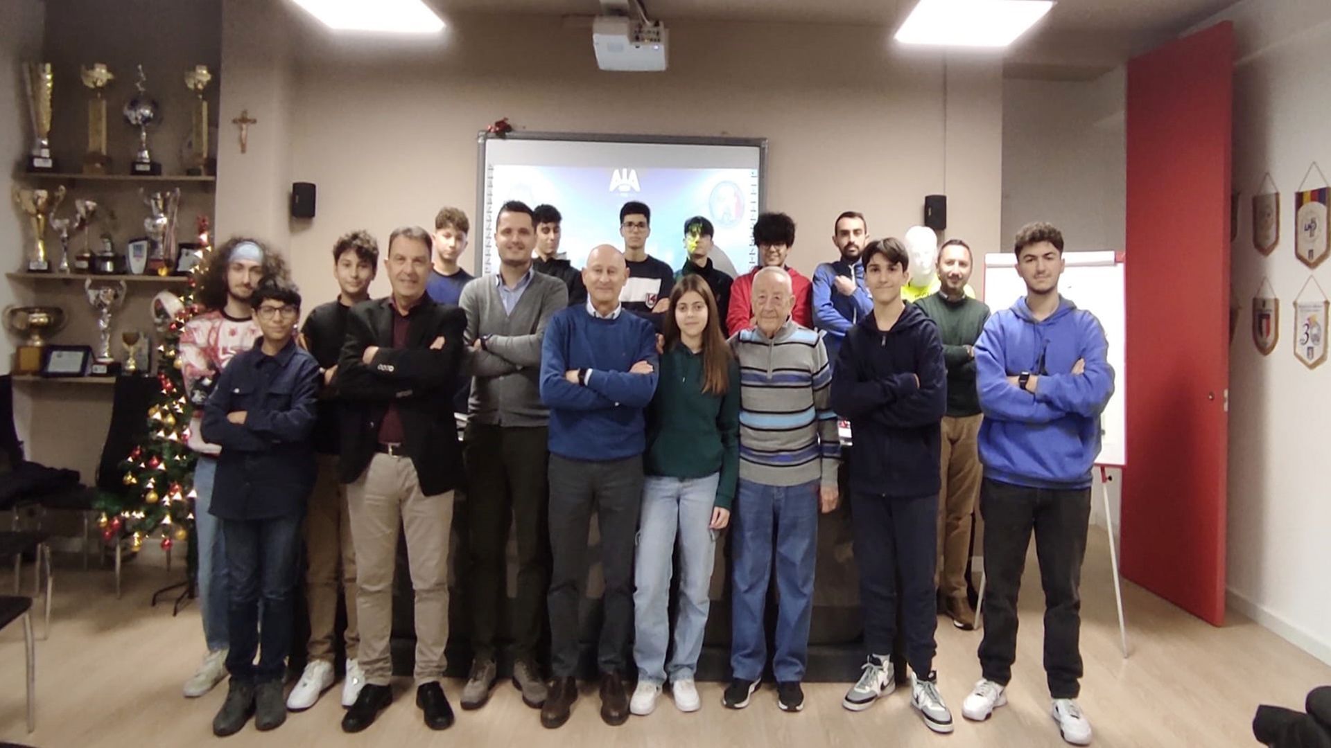 Svolti gli esami del Corso Arbitri Nazionale, la Sezione di Lamezia Terme accoglie 10 nuovi fischietti - 3 - AIA – Sezione di Lamezia Terme Svolti gli esami del Corso Arbitri Nazionale, la Sezione di Lamezia Terme accoglie 10 nuovi fischietti - 2 - AIA – Sezione di Lamezia Terme
