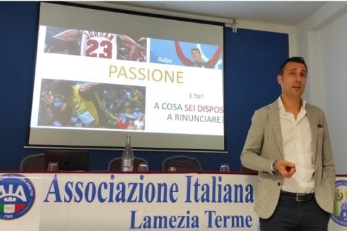 L’arbitraggio e Francesco Cosso: Spingere al massimo e credere sempre in una passione che ci rende vivi. - 4 - AIA – Sezione di Lamezia Terme