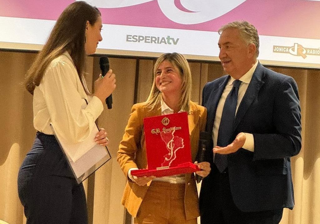 A Martina Molinaro la terza edizione del Premio Jole Santelli - 3 - AIA – Sezione di Lamezia Terme A Martina Molinaro la terza edizione del Premio Jole Santelli - 2 - AIA – Sezione di Lamezia Terme