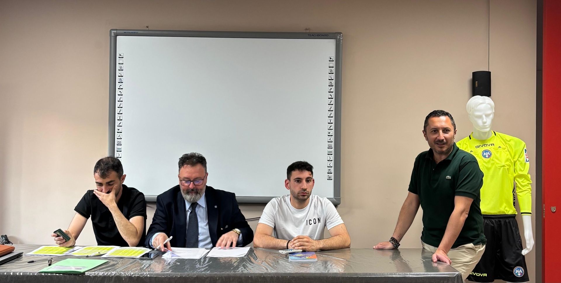 Assemblea Sezionale Ordinaria 24-25, la prima della Presidenza Bruzzano. - 3 - AIA – Sezione di Lamezia Terme Assemblea Sezionale Ordinaria 24-25, la prima della Presidenza Bruzzano. - 2 - AIA – Sezione di Lamezia Terme