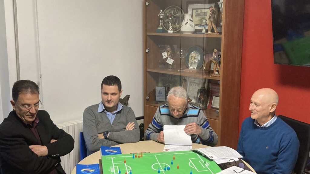 Svolti gli esami del Corso Arbitri Nazionale, la Sezione di Lamezia Terme accoglie 10 nuovi fischietti - 5 - AIA – Sezione di Lamezia Terme Svolti gli esami del Corso Arbitri Nazionale, la Sezione di Lamezia Terme accoglie 10 nuovi fischietti - 4 - AIA – Sezione di Lamezia Terme