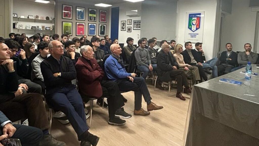 “Resilienza per gestire i momenti di difficoltà”. Lezione dell’assistente CAN Matteo Bottegoni - 5 - AIA – Sezione di Lamezia Terme “Resilienza per gestire i momenti di difficoltà”. Lezione dell’assistente CAN Matteo Bottegoni - 4 - AIA – Sezione di Lamezia Terme