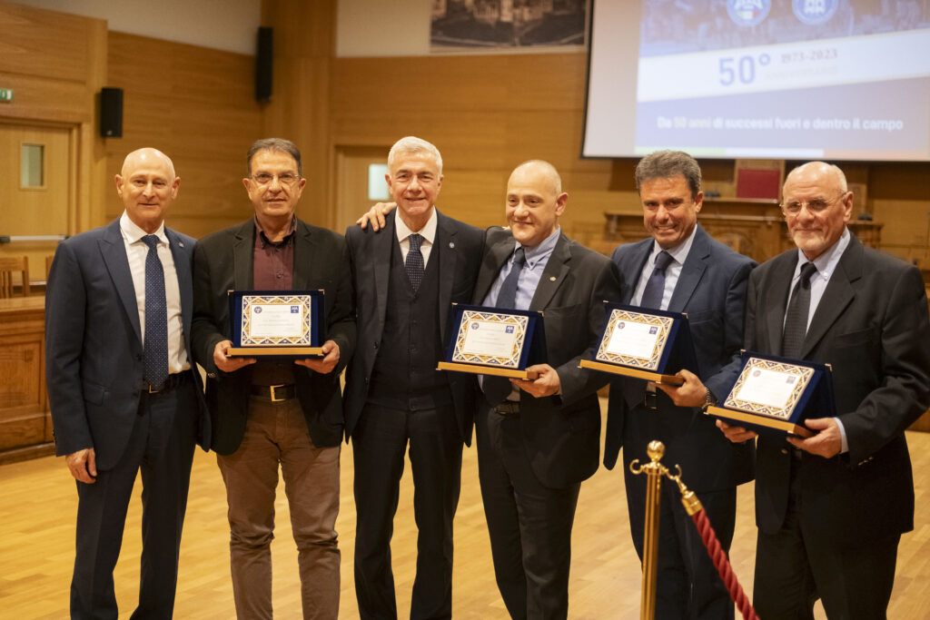Tra ospiti illustri e premiazioni la celebrazione dei primi 50 anni di storia sezionale. - 16 - AIA – Sezione di Lamezia Terme
