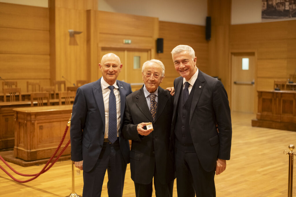 Tra ospiti illustri e premiazioni la celebrazione dei primi 50 anni di storia sezionale. - 18 - AIA – Sezione di Lamezia Terme