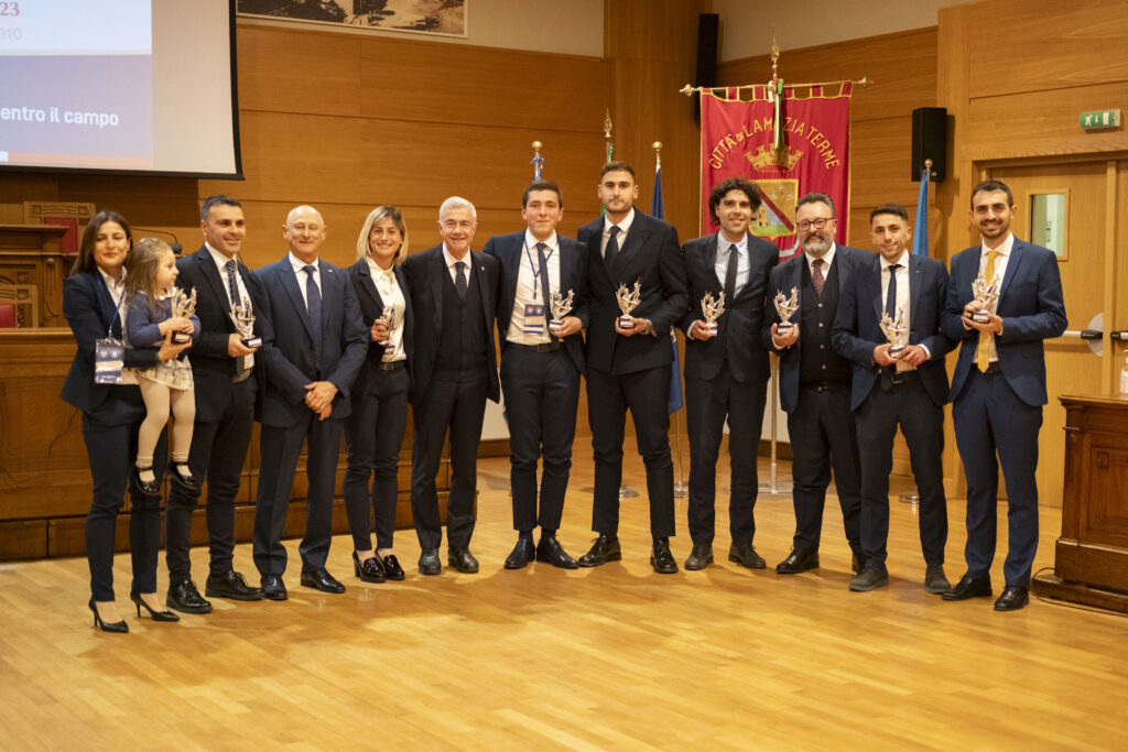 Tra ospiti illustri e premiazioni la celebrazione dei primi 50 anni di storia sezionale. - 8 - AIA – Sezione di Lamezia Terme