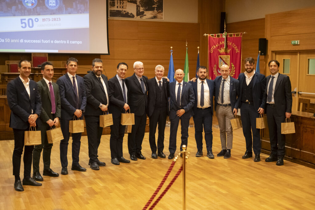 Tra ospiti illustri e premiazioni la celebrazione dei primi 50 anni di storia sezionale. - 10 - AIA – Sezione di Lamezia Terme