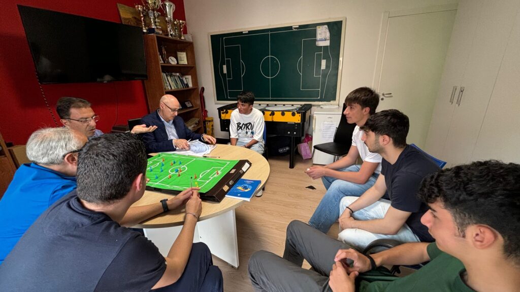 Undici nuovi arbitri per la nostra Sezione! - 7 - AIA – Sezione di Lamezia Terme Undici nuovi arbitri per la nostra Sezione! - 6 - AIA – Sezione di Lamezia Terme