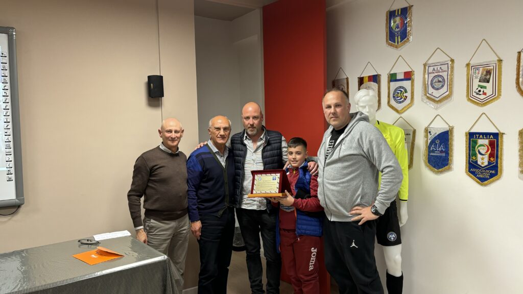 "Un momento di forte spirito associativo" per gli associati lametini. - 15 - AIA – Sezione di Lamezia Terme "Un momento di forte spirito associativo" per gli associati lametini. - 14 - AIA – Sezione di Lamezia Terme