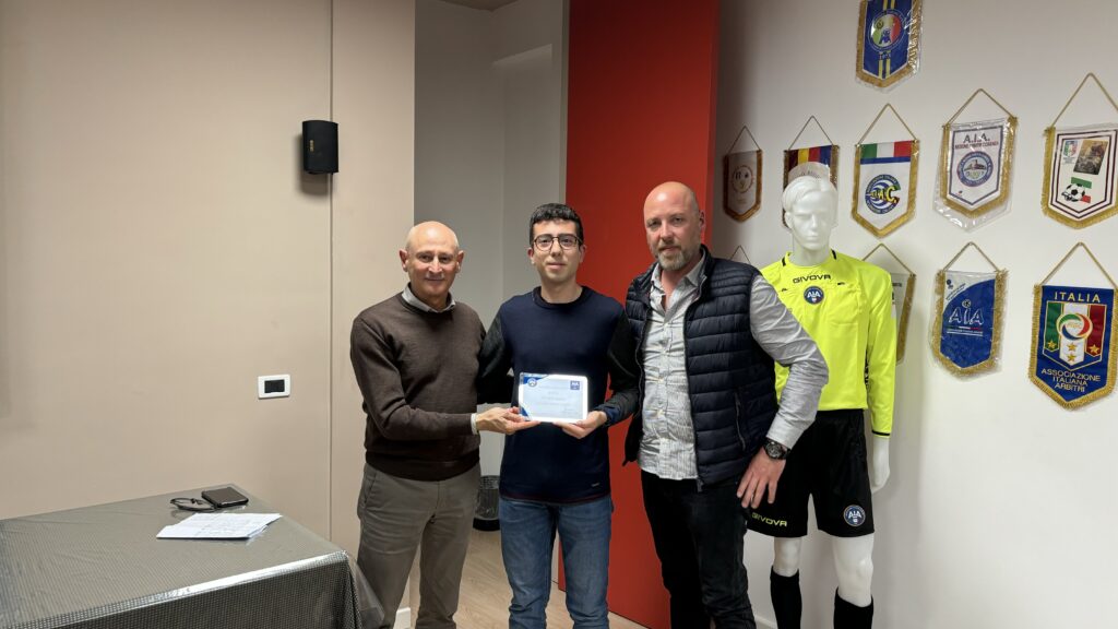 "Un momento di forte spirito associativo" per gli associati lametini. - 25 - AIA – Sezione di Lamezia Terme "Un momento di forte spirito associativo" per gli associati lametini. - 24 - AIA – Sezione di Lamezia Terme