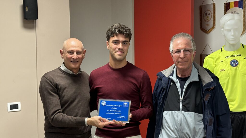 "Un momento di forte spirito associativo" per gli associati lametini. - 29 - AIA – Sezione di Lamezia Terme "Un momento di forte spirito associativo" per gli associati lametini. - 28 - AIA – Sezione di Lamezia Terme
