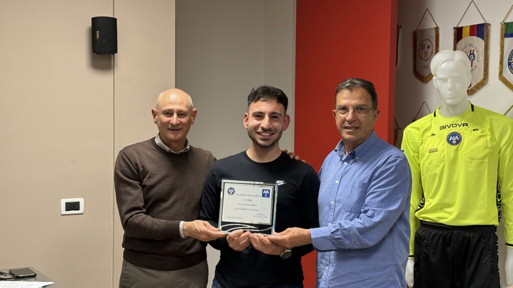"Un momento di forte spirito associativo" per gli associati lametini. - 33 - AIA – Sezione di Lamezia Terme "Un momento di forte spirito associativo" per gli associati lametini. - 32 - AIA – Sezione di Lamezia Terme