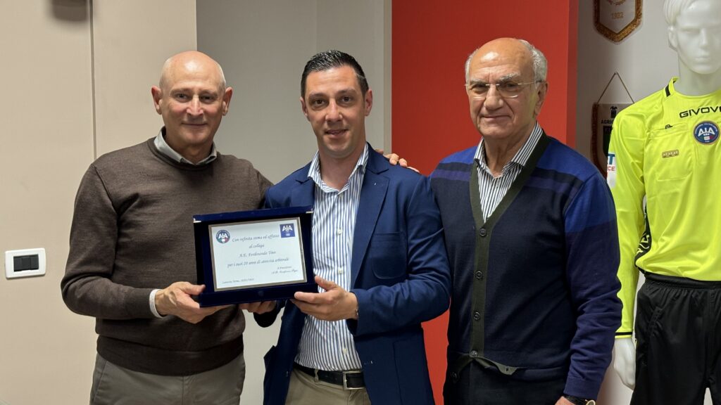 "Un momento di forte spirito associativo" per gli associati lametini. - 39 - AIA – Sezione di Lamezia Terme "Un momento di forte spirito associativo" per gli associati lametini. - 38 - AIA – Sezione di Lamezia Terme
