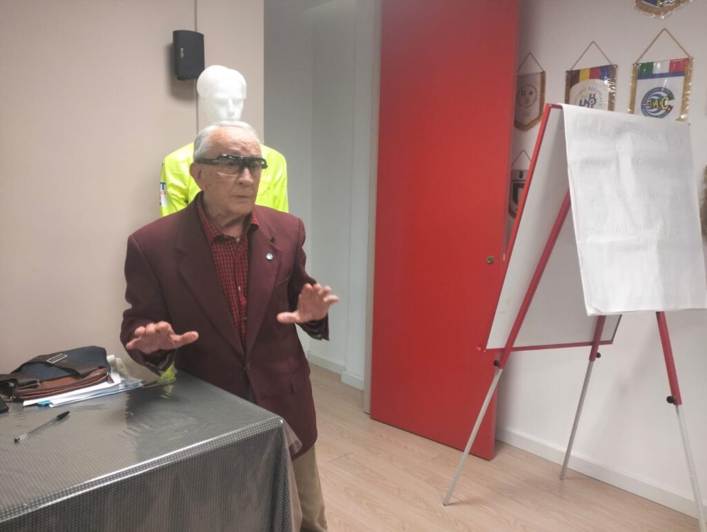 Chiuso il quadriennio olimpico con l’elezione dei nuovi revisori e il conferimento della Presidenza Onoraria a Franco Pisani. - 5 - AIA – Sezione di Lamezia Terme Chiuso il quadriennio olimpico con l’elezione dei nuovi revisori e il conferimento della Presidenza Onoraria a Franco Pisani. - 4 - AIA – Sezione di Lamezia Terme