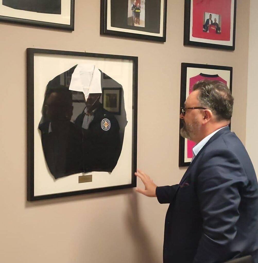"Credete in voi stessi e provate a seguire la strada che i vostri maestri hanno tracciato per voi" Tecnica e motivazione con il Vice Responsabile del Settore Tecnico Arbitrale Franco Longo - 8 - AIA – Sezione di Lamezia Terme