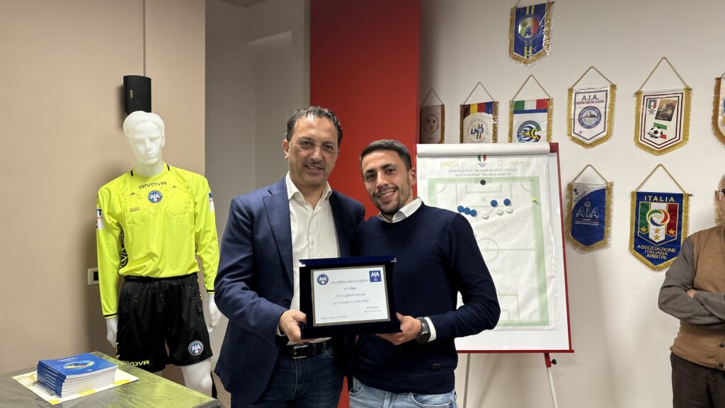 “Dovete entrare nell’ottica di un circolo virtuoso” Il Presidente CRA Filomia visita gli associati lametini - 8 - AIA – Sezione di Lamezia Terme