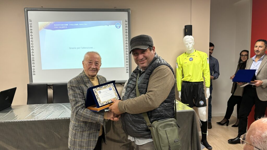 “Dovete entrare nell’ottica di un circolo virtuoso” Il Presidente CRA Filomia visita gli associati lametini - 20 - AIA – Sezione di Lamezia Terme