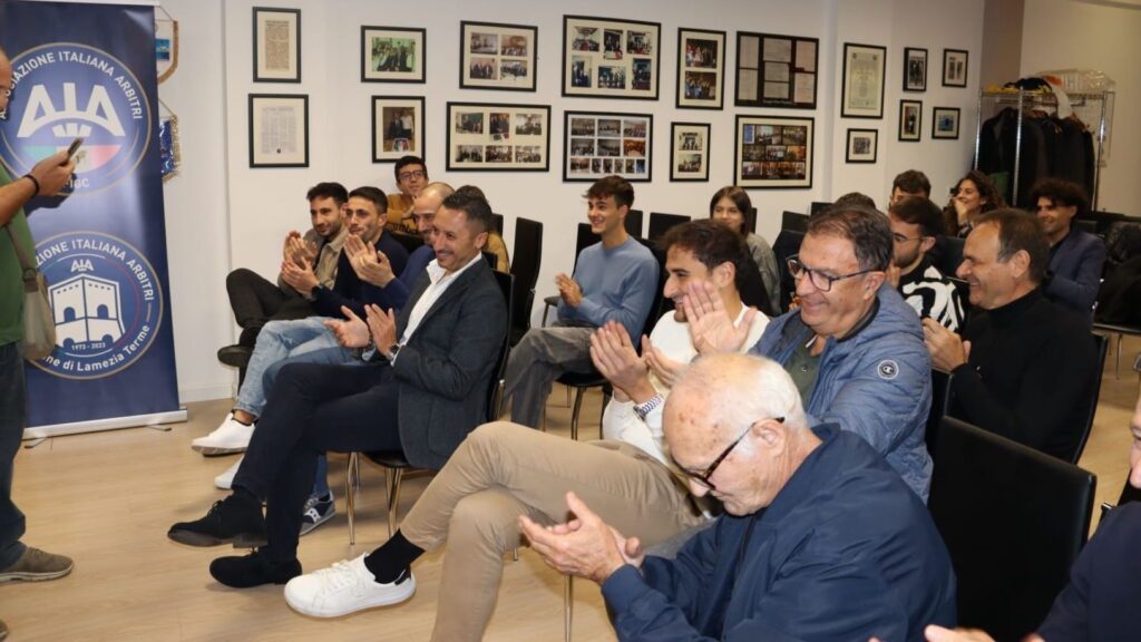 La nuova era è sul solco della continuità con l’elezione a Presidente di Giacomo Bruzzano - 11 - AIA – Sezione di Lamezia Terme La nuova era è sul solco della continuità con l’elezione a Presidente di Giacomo Bruzzano - 10 - AIA – Sezione di Lamezia Terme