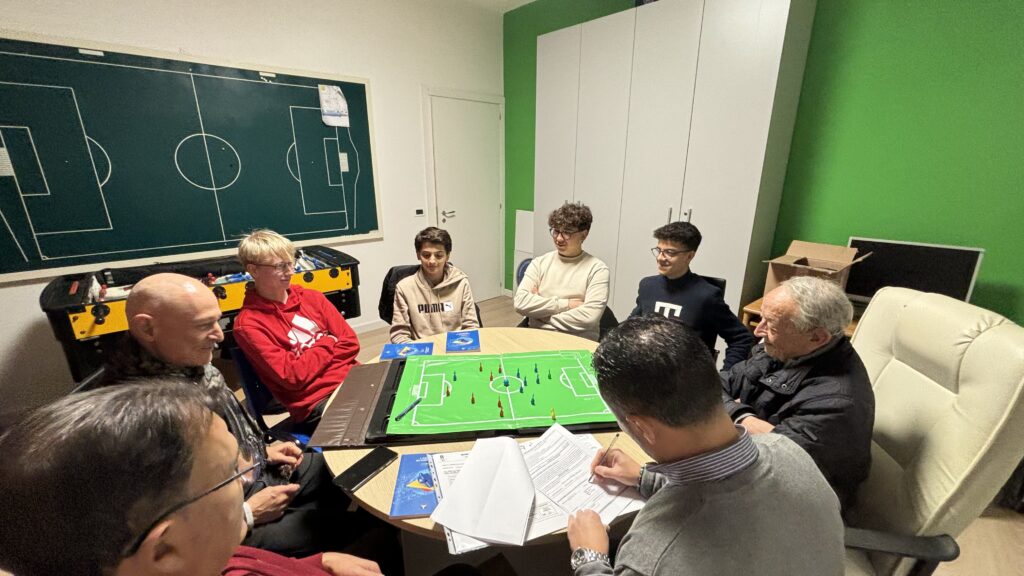 La nostra Sezione accoglie 8 nuovi arbitri! - 5 - AIA – Sezione di Lamezia Terme La nostra Sezione accoglie 8 nuovi arbitri! - 4 - AIA – Sezione di Lamezia Terme
