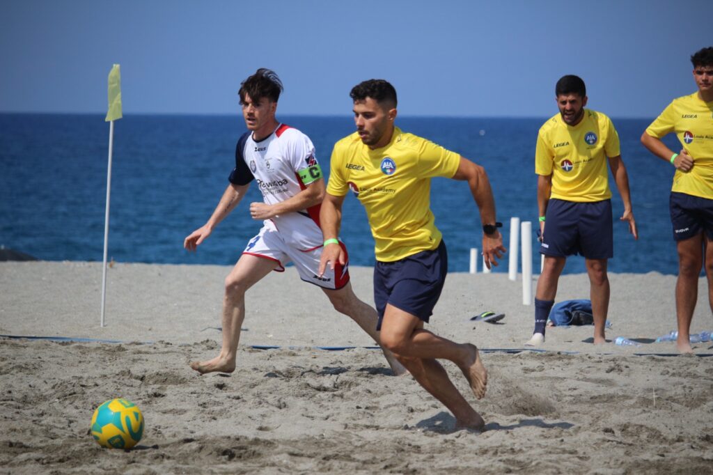 Arbitri e Beach Soccer, un nuovo modo di stare insieme. - 7 - AIA – Sezione di Lamezia Terme Arbitri e Beach Soccer, un nuovo modo di stare insieme. - 6 - AIA – Sezione di Lamezia Terme