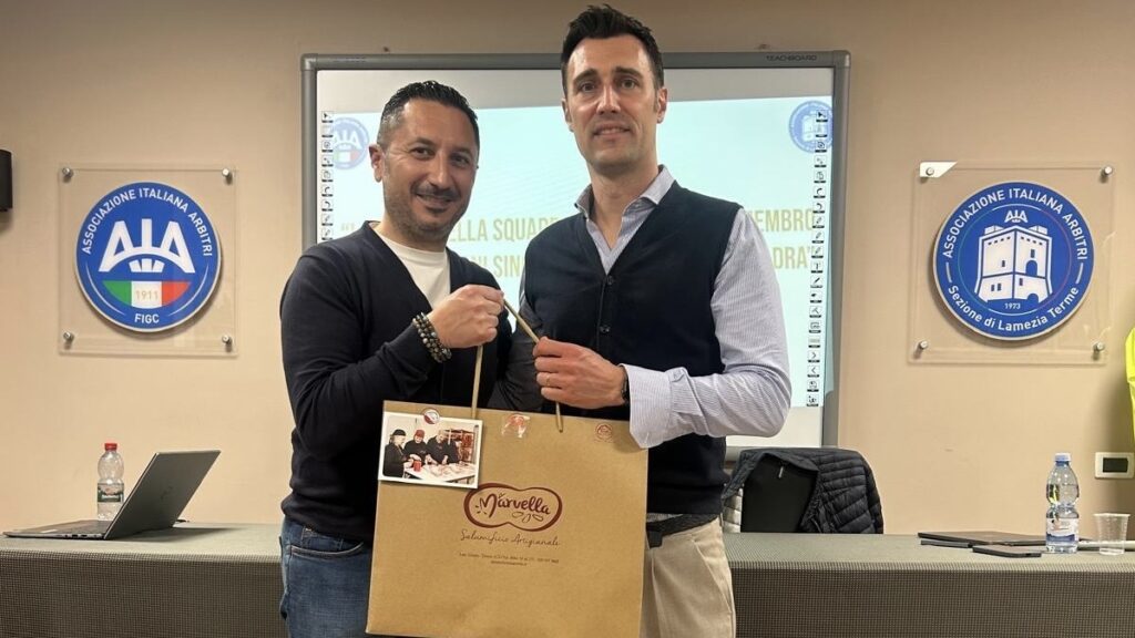 Tra istinto e metodo. Lorenzo Maggioni torna a Lamezia Terme. - 11 - AIA – Sezione di Lamezia Terme Tra istinto e metodo. Lorenzo Maggioni torna a Lamezia Terme. - 10 - AIA – Sezione di Lamezia Terme